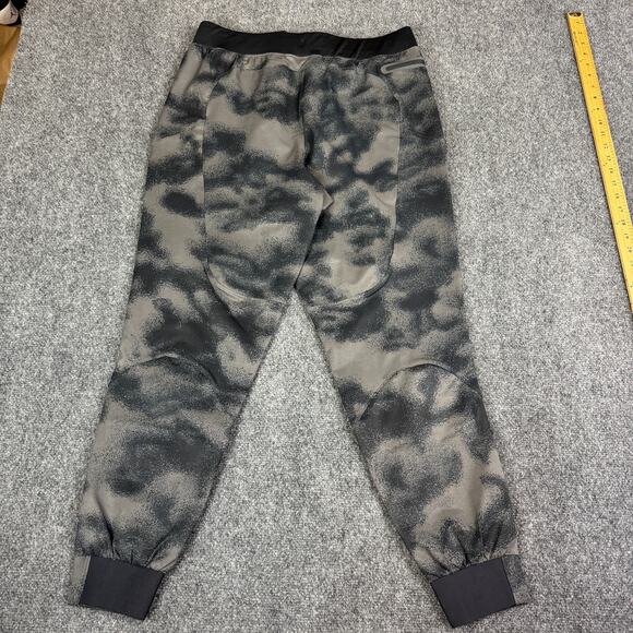 Under Armour Unstoppable Joggers Mens L Pants Black Camo Stretch 1352027-010 NWT - Picture 7 of 9